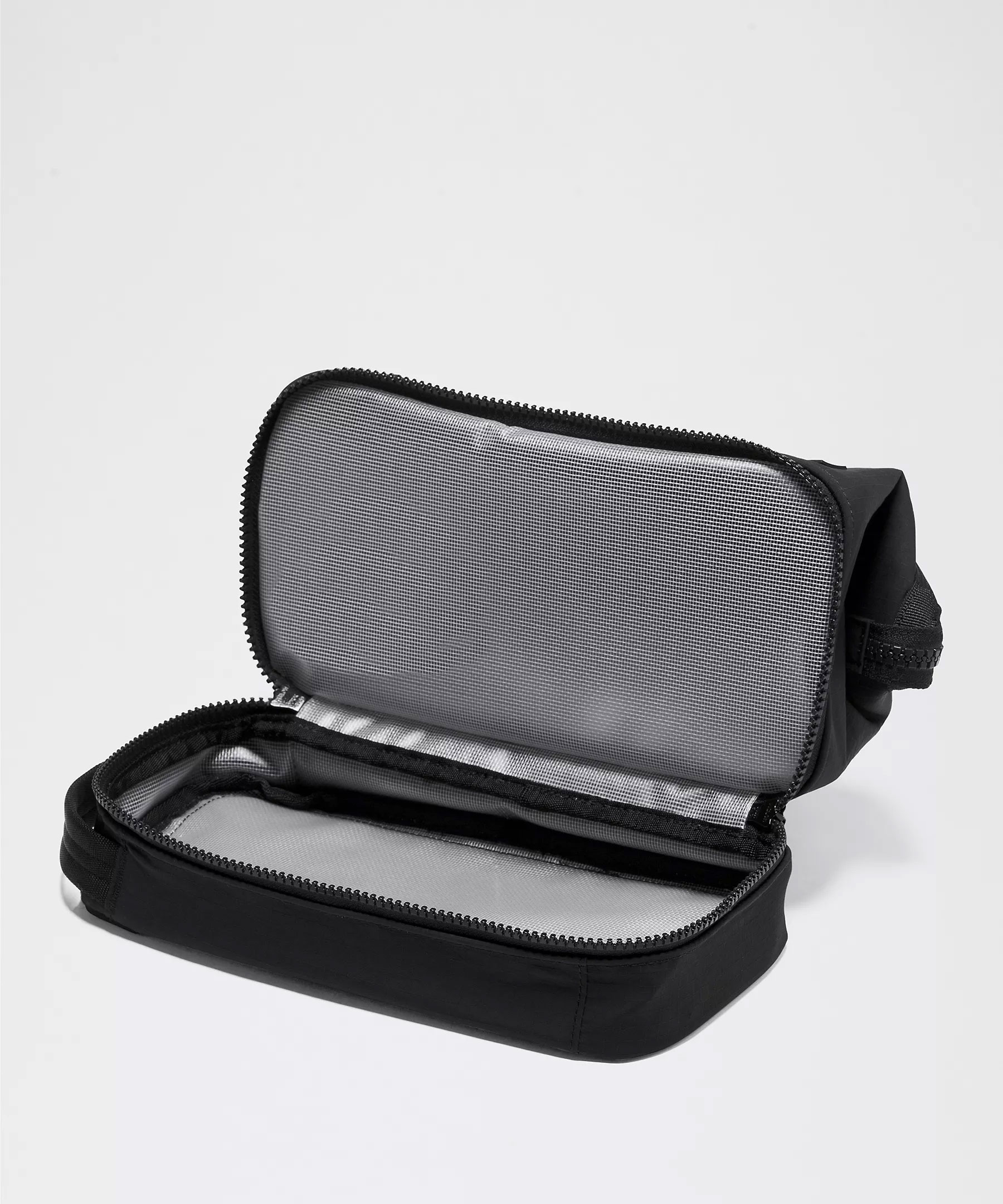 Manufacturers Custom Sustainable Eco Friendly 100% Recycled Polyester Waterproof Travel Wash Dopp Kit Toiletry Bag for Men Women - Image 2