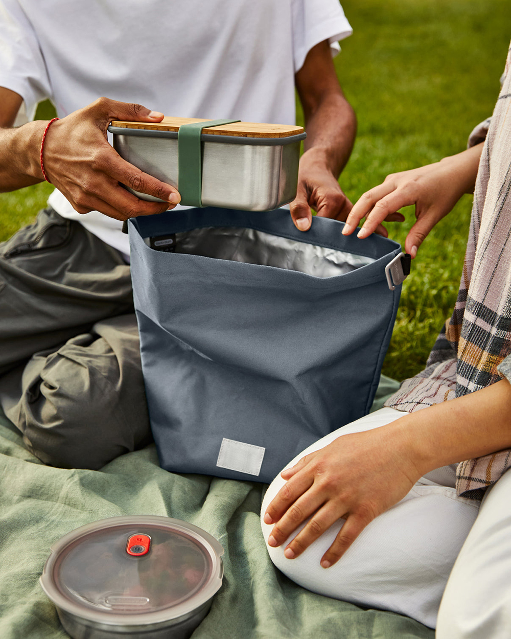 Manufacturers Custom Soft Reusable Portable Small Waterproof Food Drink Lunch Box Insulated Cooler Bag for Adults Men Women - Image 3