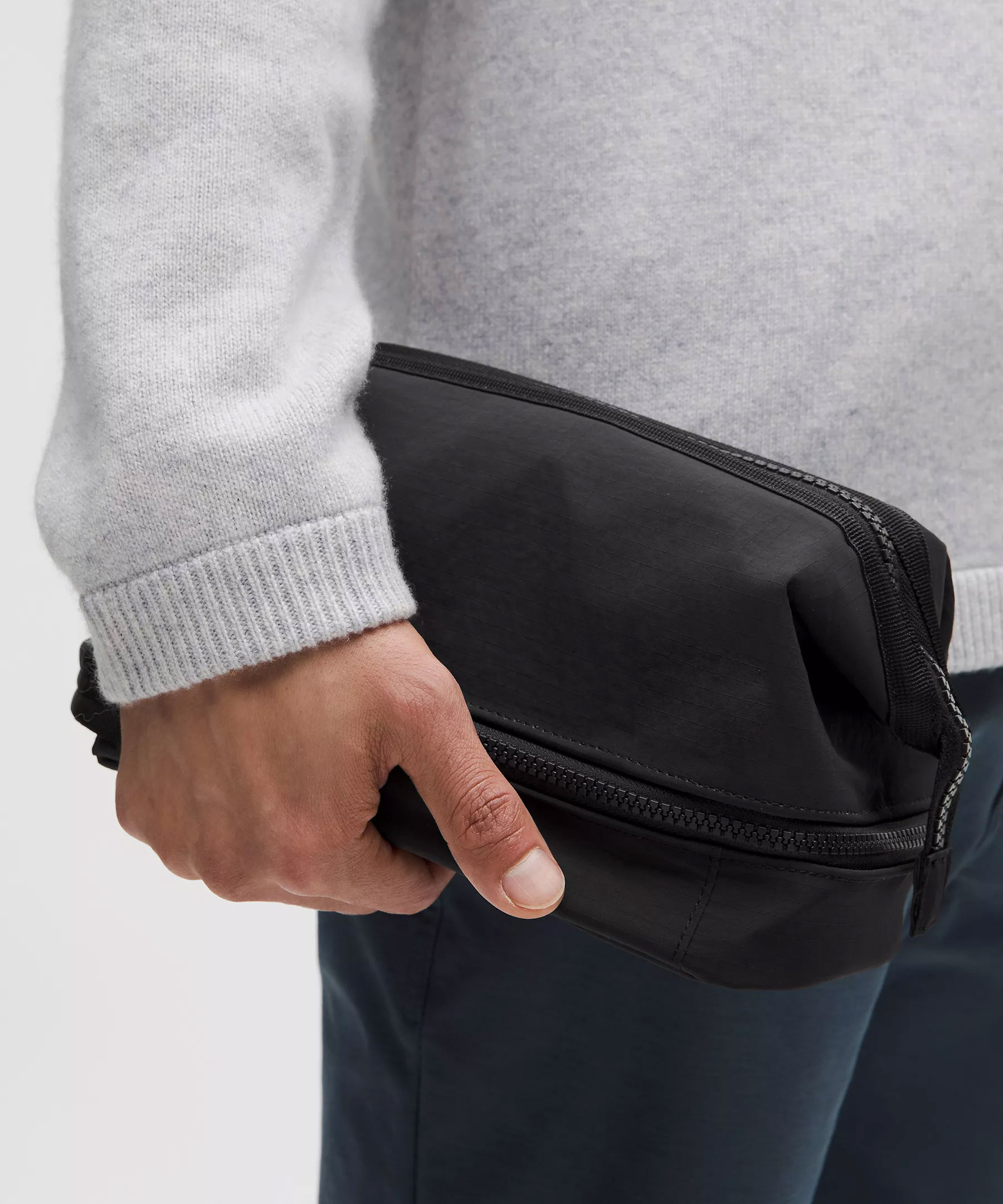 Manufacturers Custom Sustainable Eco Friendly 100% Recycled Polyester Waterproof Travel Wash Dopp Kit Toiletry Bag for Men Women - Image 4